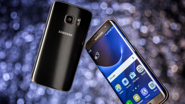 <b>Samsung Galaxy S8 ar urma să fie lansat în aprilie 2017; au fost descoperite prototipuri cu buton special pentru asistentul AI</b>Pe măsură ce ne apropiem de sfârșitul anului, noi vești apar despre flagship-ul Samsung Galaxy S8. Astăzi, cei de la Wall Street Journal au informații proaspete despre noul handset al sud-coreenilor, model ce urmează a sosi la pachet și cu asistentul 