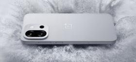 OnePlus 15 trece la alt nivel: baterie uriașă de 7000 mAh și modul foto cu design nou