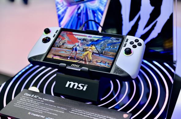 MSI - Gaming mobil și laptopuri monstru pentru performanță: DSC_8115.jpg