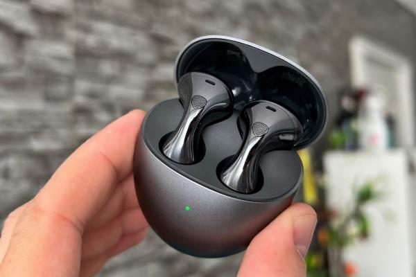 HUAWEI FreeBuds 6 Review: căștile open-fit nu mai înseamnă compromis la sunet! În sfârșit bas profund, medii clare și înalte savuroase