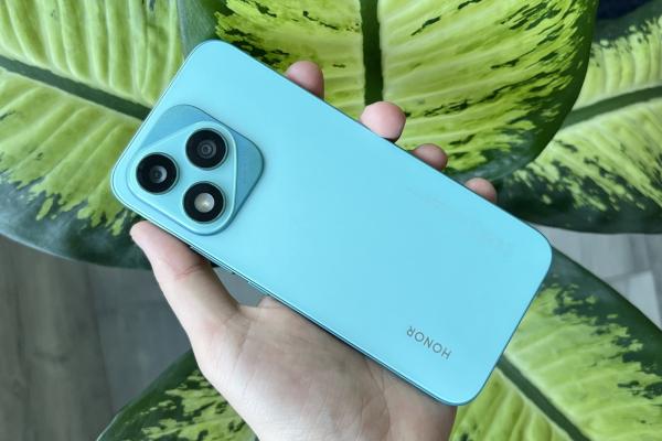 HONOR 400 Lite: Hardware echilibrat, chiar peste ceea ce oferă un midrange tradițional