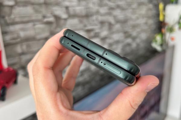 Motorola razr 60 Ultra: Conectivitate gata pentru viitor
