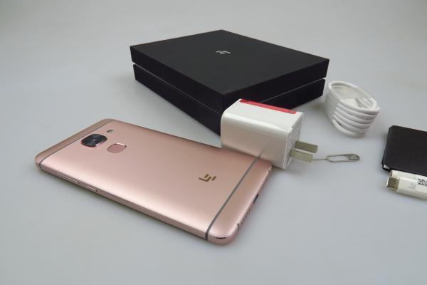 LeEco Le Max 2 - Unboxing