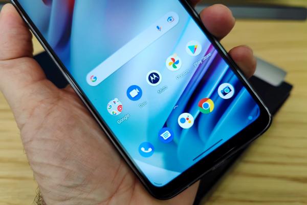 Motorola Moto G60: OS, UI, aplicaţii cu aceeaşi implementare prietenoasă cu Google