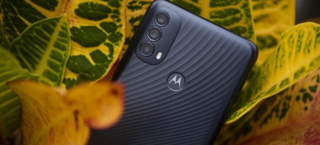 Motorola pregătește un nou smartphone accesibil; Moto E32 primește mai multe certificări