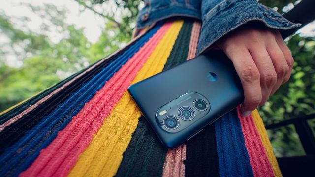 <b>Motorola Edge 30 bifează o primă apariția în GeekBench cu procesor Snapdragon 778G+; Debutul se apropie</b>Motorola spărgea gheața la sfârșitul anului trecut, lansând primul smartphone cu procesor Snapdragon 8 Gen 1 la interior cunoscut drept Motorola Edge 30 Pro la nivel european. Era de așteptat ca sub această serie să debuteze și alte modele, fiind vorba