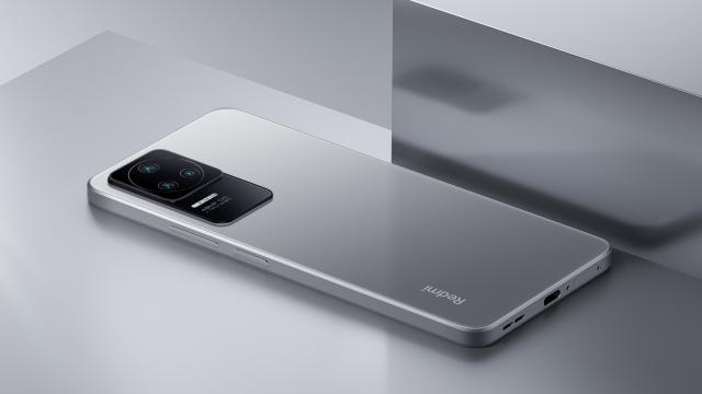 <b>Redmi K40s sosește cu procesor Snapdragon 870 și ecran AMOLED 120Hz; Adoptă design-ul lui K50</b>Pe lângă modelele Redmi K50 și K50 Pro, cei de la Xiaomi au anunțat ieri și smartphone-ul Redmi K40s care pentru o perioadă a fost la stadiul de amânat/anulat. Telefonul există și debutează acum la mijloc de lună martie, având un design similar 