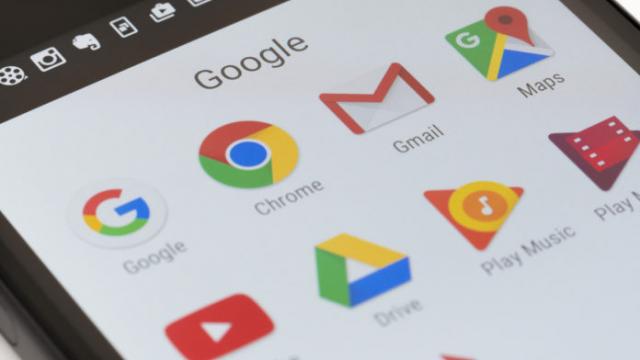 <b>Google a lansat butonul care îţi şterge istoricul recent de căutări într-o secundă</b>Google aduce în sfârşit funcţia care îţi permite să ştergi ultimele 15 minute de istoric de căutări pe Android. E vorba despre aplicaţia Google aici, cea din care facem căutările, iar lansarea se face treptat până la final de lună

