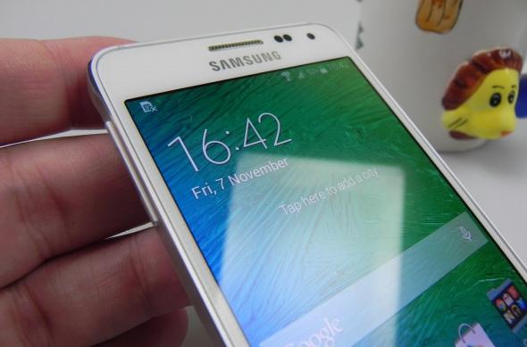 Samsung Galaxy Alpha Review: "terminatorul" Samsung trece la metale ușoare, are și aspecte nefinisate (Video): samsung_galaxy_alpha_review_009jpg.jpg