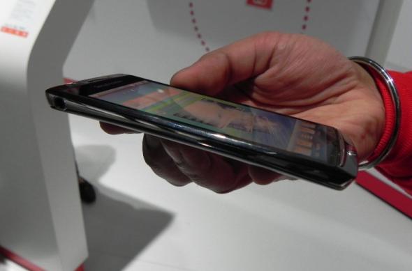 MWC 2011: Sony Ericsson Xperia Arc, bazat pe tehnologia Bravia (Video): dscn3299jpg.jpg