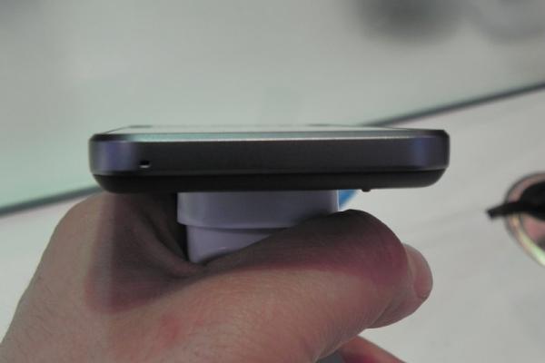MWC 2012: ZTE Acqua preview video - telefon accesibil cu ecran de 4 inch, dotări modeste (Video)