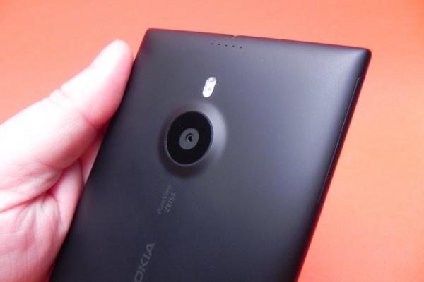 Nokia Lumia 1520 Review: un phablet Windows Phone excelent, menit doar pentru anumite buzunare (Video)