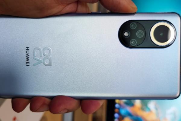 HUAWEI Nova 9: Design extravagant, de fotomodel tehnologic