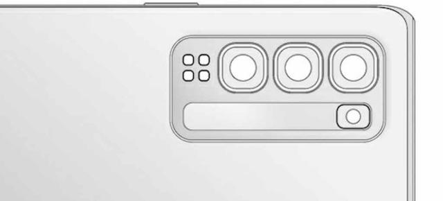 OPPO Reno7 Pro îşi dezvăluie designul în imagini scăpate online: conservator şi pătrăţos