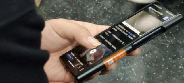 Xiaomi 12 tocmai a apărut în fotografii hands-on; Ar urma să debuteze "foarte curând"
