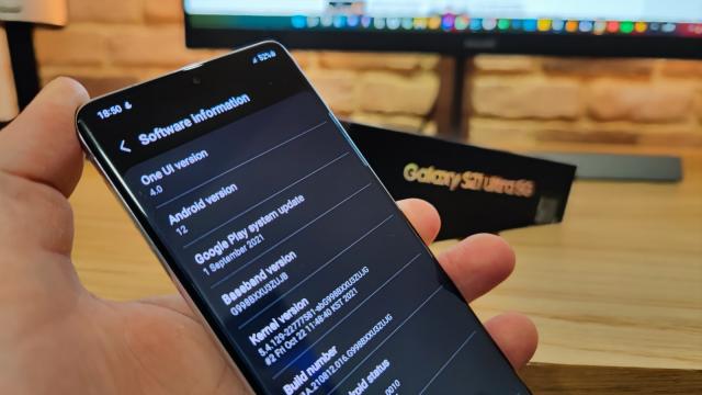 <b>Prezentare One UI 4.0/ Android 12 pe Samsung Galaxy S21 Ultra: interfaţă nouă, securitate îmbunătăţită, widgeturi regândite (Video)</b>Dacă v-am obişnuit deja cu prezentările de hardware, ce aţi zice să schimbăm puţin registrul şi să trecem la... software? De această dată vorbim despre One UI 4.0, cea mai nouă interfaţa custom aplicată de Samsung 