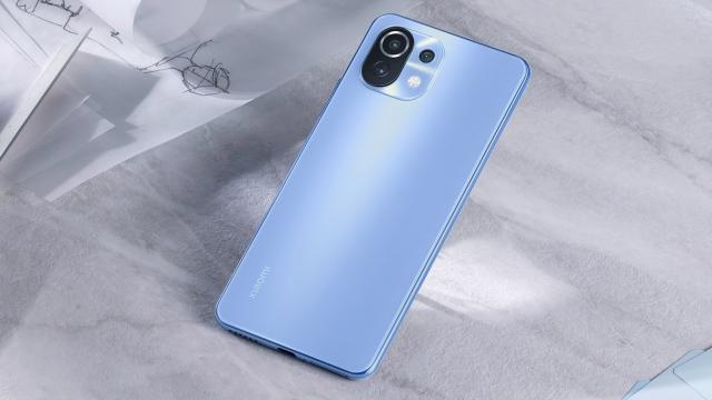 <b>Preț și disponibilitate Xiaomi 11 Lite 5G NE în România</b>Xiaomi 11 Lite 5G NE este numele unui nou smartphone de buget pe care Xiaomi l-a adus pe piață în toamna anului 2021 și care din noiembrie este prezent la vânzare și pe plan local. Este un New Edition care schimbă procesorul
