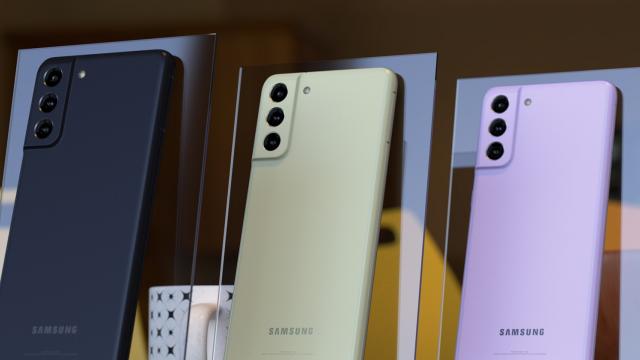 <b>Cum se simte Samsung Galaxy S21 FE? O “machetă” a telefonului a primit un video hands-on</b>Printre cele mai așteptate smartphone-uri încă nelansate îl avem pe Galaxy S21 FE de la Samsung. Conform zvonurilor, compania sud-coreeană ar fi trebuit să prezinte acest model încă din luna august a acestui an. Cu toate acestea, zvonurile din ultima