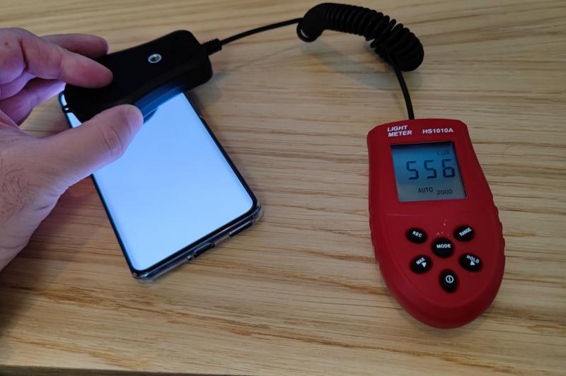 Luminozitate display HUAWEI Nova 9 și ecranul văzut la microscop: Huawei-Nova-9_008.jpg