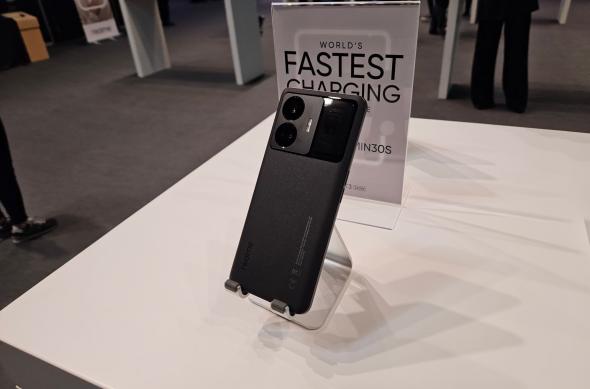 realme GT3 240W - Fotografii hands-on MWC 2023: realme-GT3_002.jpg
