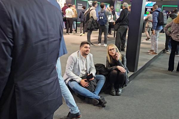 MWC 2023: Am vizitat standul Samsung din Barcelona - Galaxy S23 cu Nightography, sesiuni de gaming, zonă SmartThings și laptopuri Galaxy Book 3