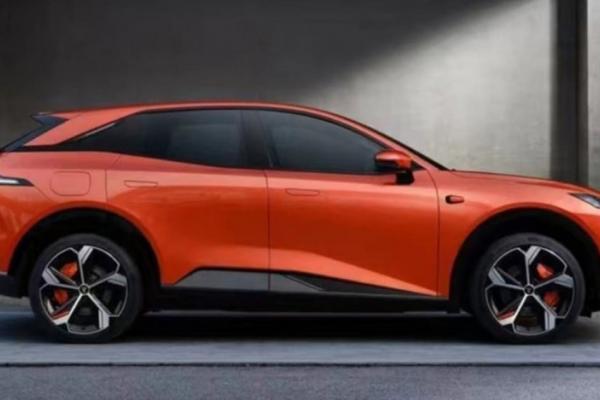 Automobilul electric Shenlan S7, dezvoltat în colaborare cu Huawei, apare în fotografii oficiale; Iată ce ne rezervă și cât va costa