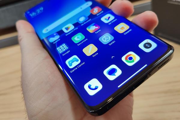 Xiaomi 13 Pro: Display net superior celui de pe Xiaomi 12 Pro