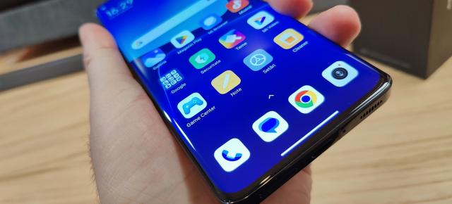 Xiaomi 13 Pro: Display net superior celui de pe Xiaomi 12 Pro