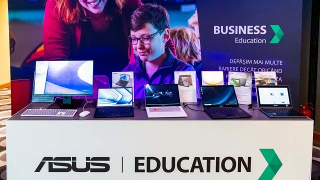 <b>ASUS dă startul concursului de TIC destinat liceenilor din București - ASUS Learn and Compete 2023 vine cu premii pe măsură</b>În cursul zilei de ieri, 2 martie 2023, cei de la ASUS România ne-au invitat pentru a lua parte la un nou eveniment de presă, de această dată unul axat pe educație, după ce cu o săptămână în urmă participam la evenimentul în care celebrul