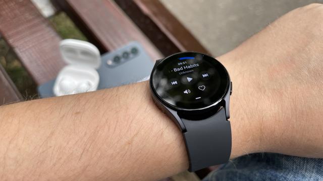 <b>Smartwatch-urile Galaxy Watch 6 vin cu baterii mai mari! Purtabilele au început să primească primele certificări</b>Samsung a anunțat recent seria de telefoane Galaxy S23, însă acum compania sud-coreeană se ocupă de dezvoltarea altor produse. Se vehiculează că pe 15 martie sosesc telefoane din gama Galaxy A, iar în vară vin și telefoane pliabile. Alături de acestea