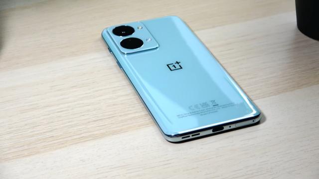 <b>Turul Magazinelor #1239: OnePlus Nord 2T sub 1900 lei, iPhone 14 şi mai ieftin, biciclete fitness sub 1000 lei</b>După o săptămână foarte intensă, marcată de lansările de la MWC 2023, iată că revenim cu Turul Magazinelor. A început luna martie, am ajuns la episodul #1239, a trecut Mărţişorul şi ne pregătim pentru 8 martie. Presiunea de a face sport 