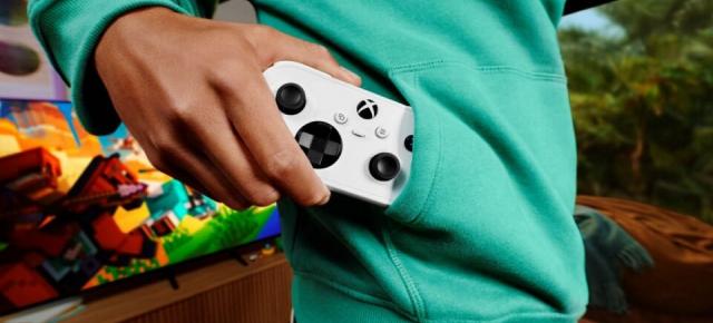 Microsoft prezintă un gamepad de buzunar! Xbox Nano Controller cântărește doar 100 de grame și are toate comenzile de care ai nevoie