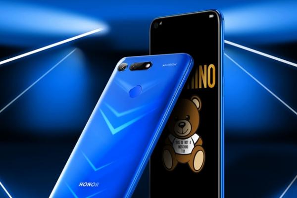 Honor View 20 este disponibil de astăzi la nivel global; Costă 569 euro în varianta de bază