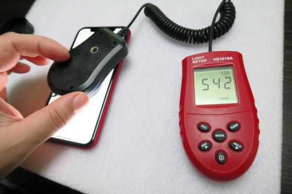 Luminozitate display iPhone XR