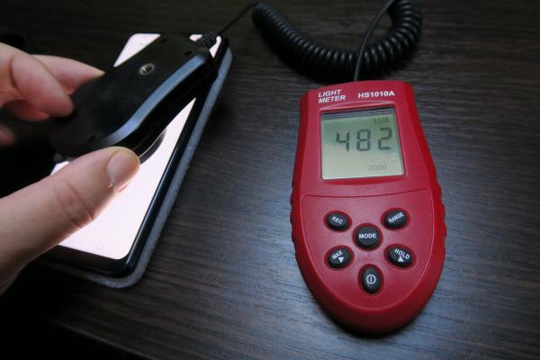 Luminozitate display LG G7 ThinQ