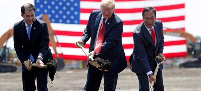 Foxconn va construi până la urmă o fabrică în SUA, după o "discuţie personală" cu Donald Trump