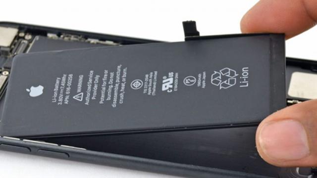 Vânzările de iPhone-uri din 2018 afectate de cele 11 milioane de baterii înlocuite de către utilizatorii modelelor mai vechi