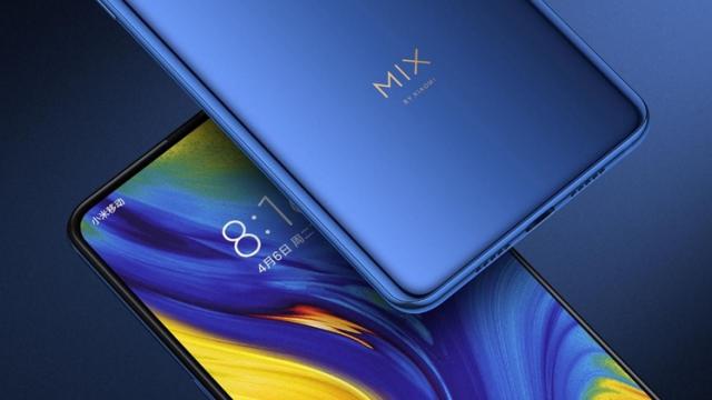 <b>Preț și disponibilitate Xiaomi Mi Mix 3 și Mi Mix 3 5G în România</b>Dacă vă aflați în căutarea unui smartphone inedit, avem astăzi o sugestie pentru voi și anume Xiaomi Mi Mix 3 - telefon care de curând a început să fie disponibil și pe plan local. Atrage privirile prin mecanismul său de cameră slider