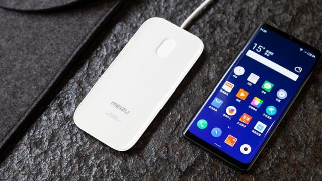 <b>Meizu Zero, smartphone-ul fără porturi ajunge pe Indiegogo; Iată cât costă</b>În această lună a luat naştere un nou trend în zona smartphone, cel al telefoanelor fără orificii, porturi, sloturi şi butoane. Vivo Apex 2019 şi Meizu Zero se încadrează în această categorie, iar Meizu Zero  este deja subiect de crowdfunding