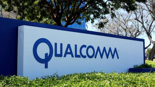 <b>Veniturile Qualcomm scad cu 20%; Gigantul CPU semnează un parteneriat cu Huawei</b>E sezonul anunţurilor legate de venituri şi profituri pentru că e final de lună. Pe lângă marii producători smartphone, aflăm ceva dezvăluiri şi de la producătorii de componente. Qualcomm spre exemplu a înregistrat un picaj de 