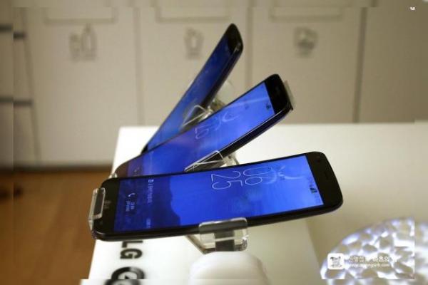 LG G Flex ne dezvăluie toate detaliile sale Într-o nouă serie de imagini