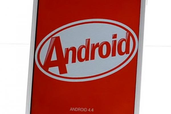 Allview Viva Q8 rulează deja Android 4.4 KitKat, iată o demonstrație (Video)