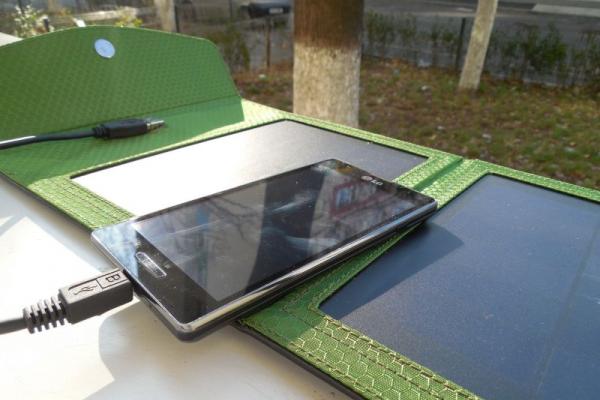 Review Panouri Solare Portabile Colia Power: modelele Photo S4W, Pro și Deluxe strălucesc la alimentarea neconvențională (Video)