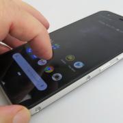 CAT S52 Review în Română; Telefon robust cu aspect de pus pe masă (plăcut, elegant)