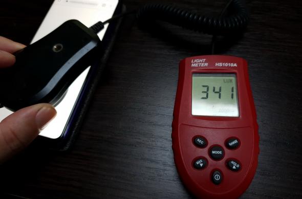 Luminozitate display Huawei Nova 5T și ecran văzut la microscop: Huawei-Nova-5T_029.jpg