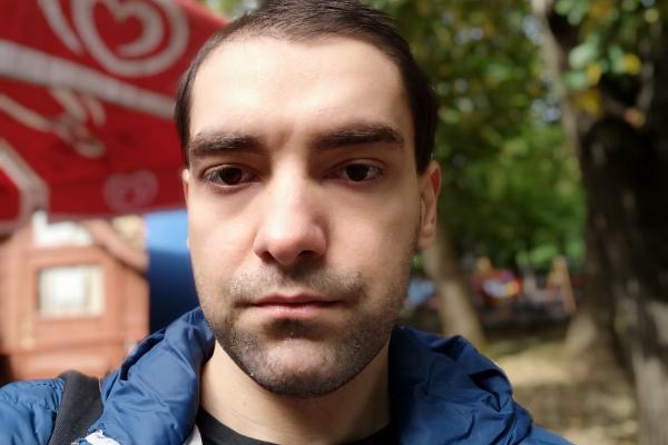 Fotografii de tip selfie făcute cu Xiaomi Redmi Note 8 Pro