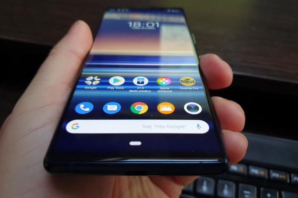 Sony Xperia 5: Acustică stereo cu volum generos, bas bunicel