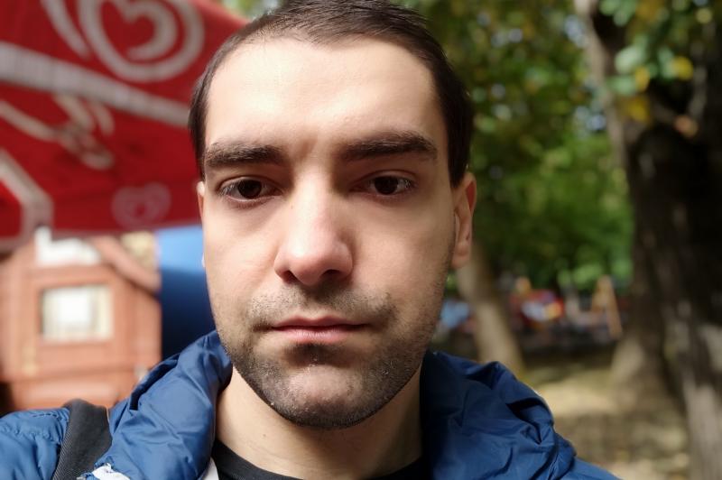 Fotografii de tip selfie făcute cu Xiaomi Redmi Note 8 Pro: IMG_20191008_124845.jpg