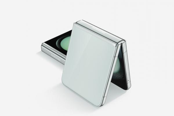 Să fie acesta designul adoptat de Galaxy Z Flip6? Husa pliabilului apare într-o fotografie