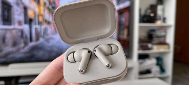 Preț și disponibilitate Motorola moto Buds+ în România